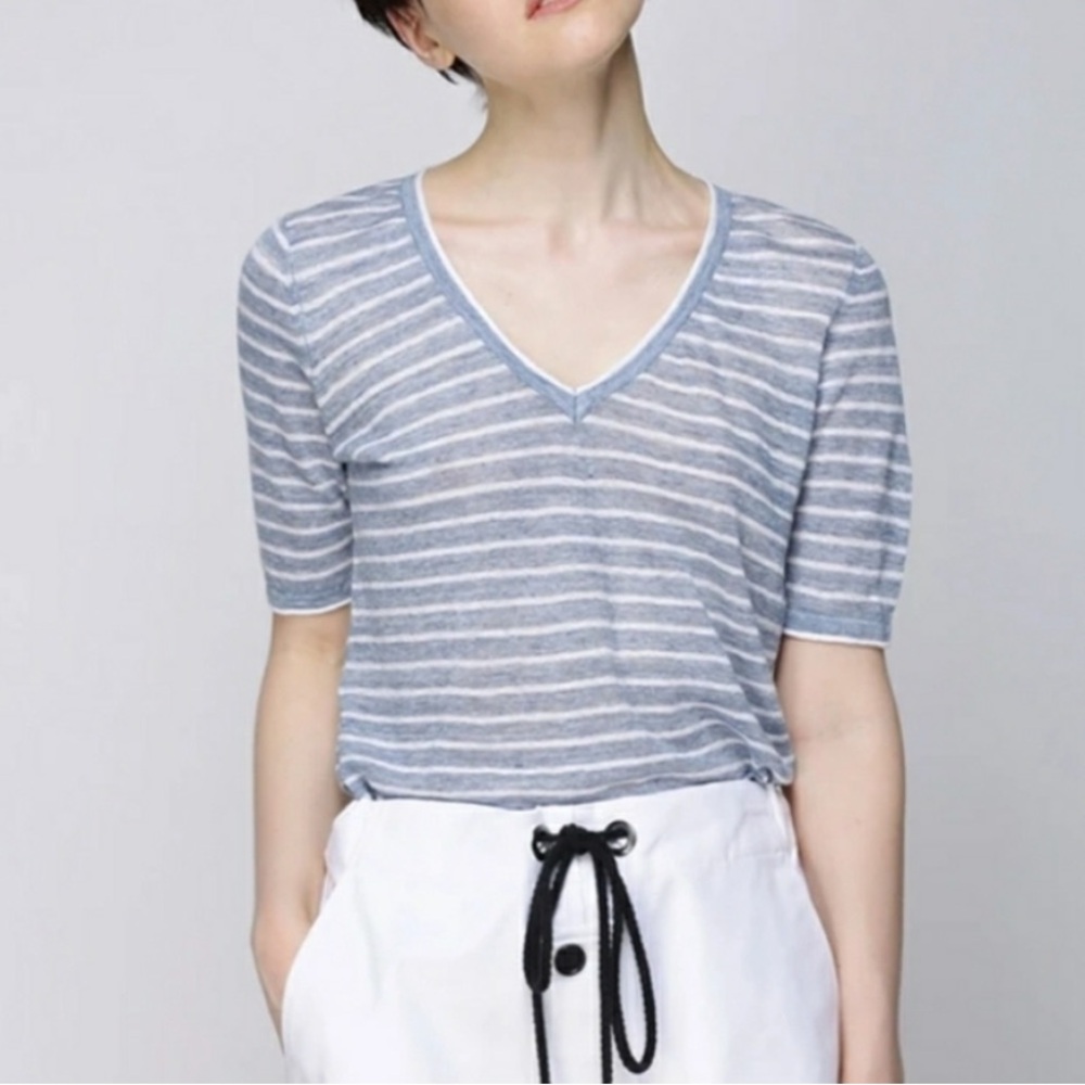 CAARA NWT Striped V Neck Top Small Blue White Short Sleeves Tee Shirt